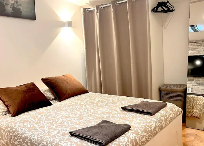 Le Coeur De Fontainebleau 1-Bedroom Retreat